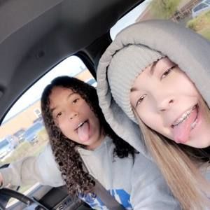 Meet your Posher, Cami